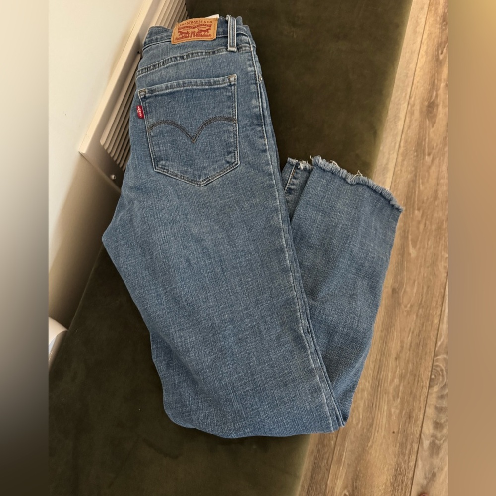 LEVIS HIGH RISE STRAIGHT CROP